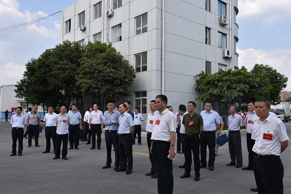 2 考察组参考考察爱游戏官网_爱游戏(中国)
白家配送中心.JPG